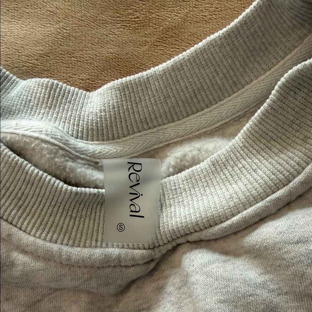 Altar’d State Revival Light Gray Sweatset - Picture 2 of 5
